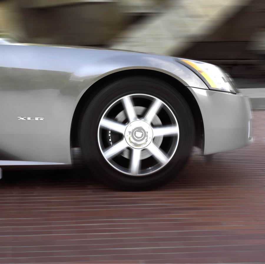  Cadillac XLR Roadster 2004 года  (фото 33 из 128)